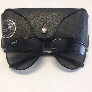 Black Ray Ban Aviators